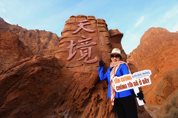 Hẻm núi lớn Grand Canyon Kuqa nằm cách đó không xa