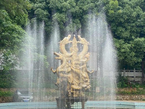 Đài Phun Nước Cửu Long với những màn phun nước nghệ thuật