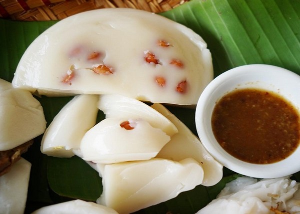 Đến với làng Đồng Quan du khách không thể bỏ qua món bánh đúc