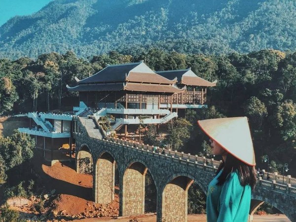 Tây Yên Tử trải rộng trên diện tích 13,8 ha