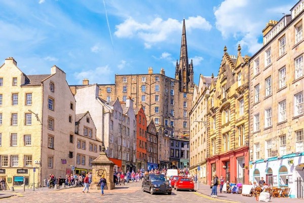 Edinburgh không chỉ là thủ đô mà còn là một trong những thành phố đẹp nhất Châu Âu