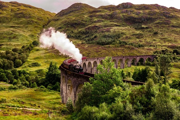 Cầu cạn Glenfinnan là nơi quay cảnh trong bộ phim Harry Potter