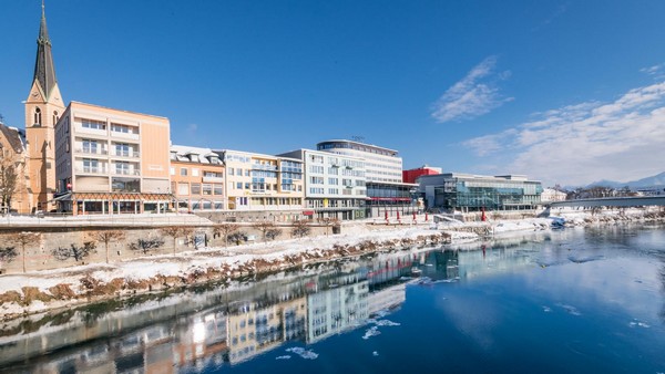 Villach quyến rũ du khách bởi những dãy núi Alps hùng vĩ