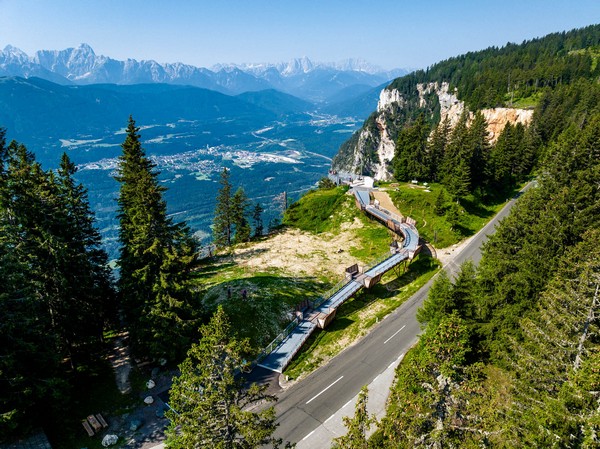 Chinh phục cầu cạn Villacher Alpenstrasse dài 16km xuyên qua dãy Alps Villach tráng lệ
