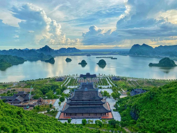 Hà Nam sẽ "hạ gục" bạn bằng bức tranh thiên nhiên vừa hùng vĩ, vừa nên thơ