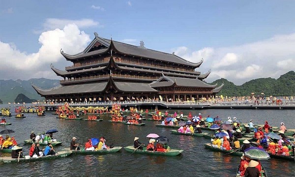 Chùa Tam Chúc xứng danh là một trong những ngôi chùa lớn nhất Việt Nam