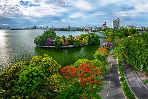Hồ Tây là hồ nước ngọt lớn nhất Hà Nội