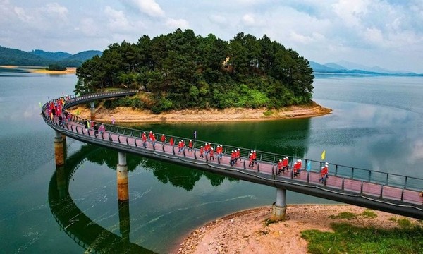 Hồ Kẻ Gỗ là hồ nước ngọt nhân tạo lớn nhất tỉnh