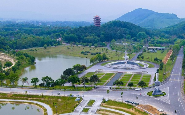 Ngã ba Đồng Lộc, nơi tưởng niệm 10 nữ thanh niên xung phong đã anh dũng hy sinh