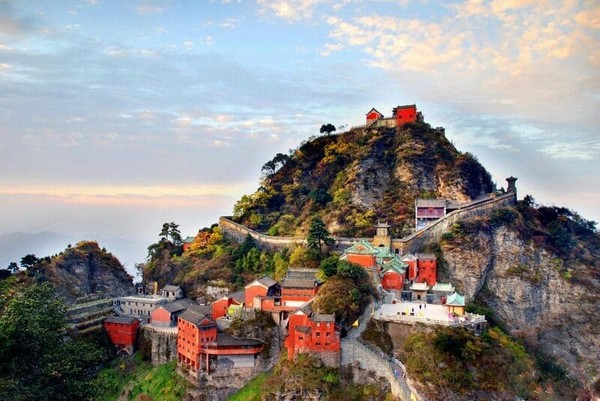 Núi Võ Đang là một điểm đến không thể bỏ qua ở thành phố Thập Yển