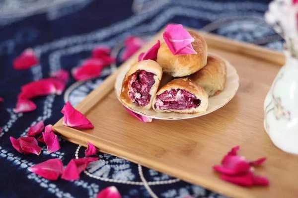 Bánh hoa hồng Lệ Giang