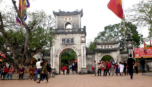 Đền Trần là một địa điểm du lịch tâm linh nổi tiếng