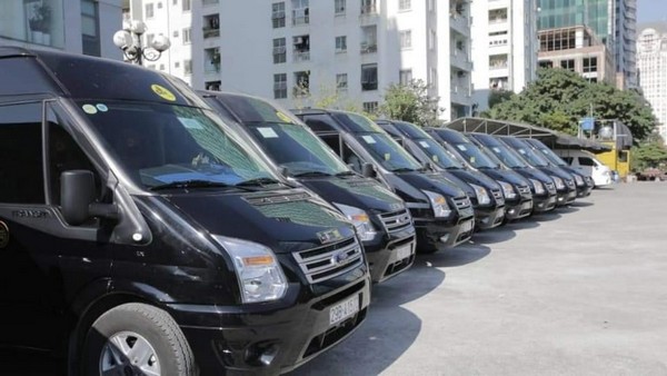 Có nhiều phương tiện cho du khách dễ dàng di chuyển đến Nam Định