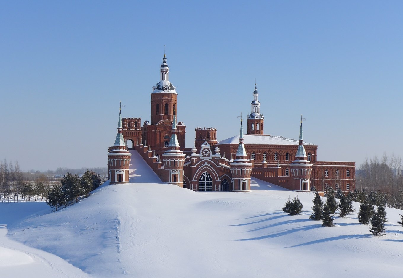 Mùa đông cung điện chìm trong tuyết