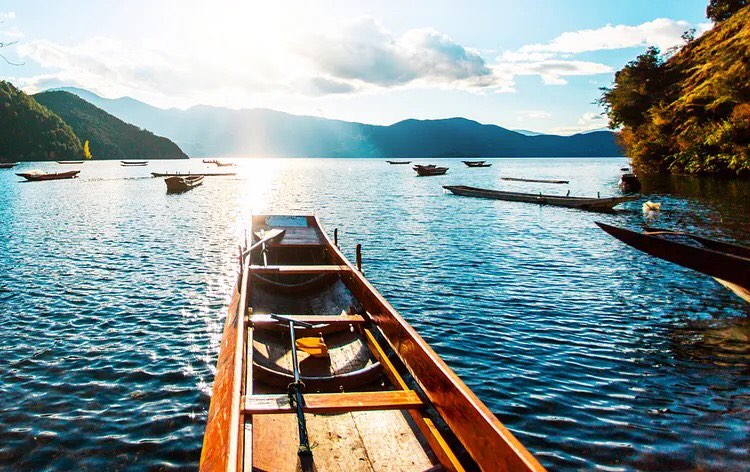 Hồ Lư Cô - hồ nước đẹp nhất Vân Nam Trung Quốc