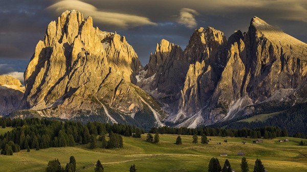 Hơi thở nóng bỏng của rặng núi Dolomites