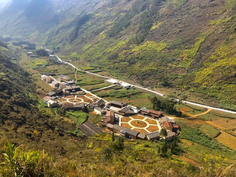 Ngôi làng nhìn từ trên cao