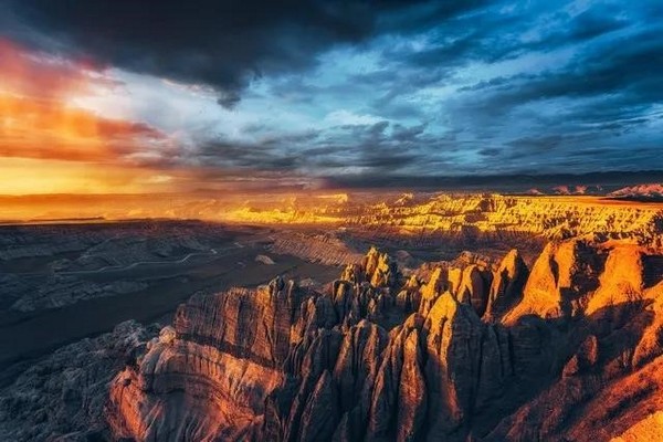 Sự vĩ đại của Hẻm núi lớn Yarlung Zangbo được tóm tắt qua mười đặc tính
