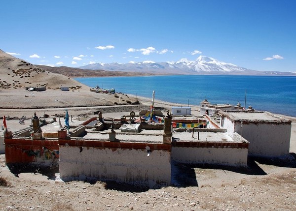 Hồ Manasarovar được coi là một biểu hiện của sự thanh khiết tuyệt đối