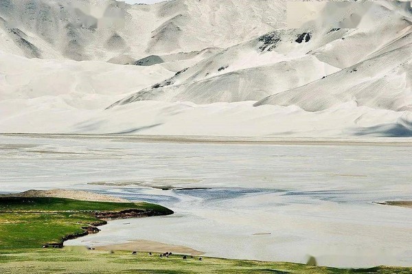 Hồ Cát Trắng Baishahu, kiệt tác thiên nhiên giữa lòng cao nguyên Pamir