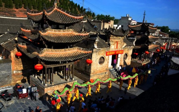 Quần thể kiến trúc cổ nơi đây là Di tích Văn hóa Trọng điểm Quốc gia