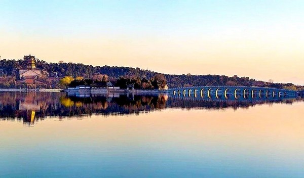 Điểm nhấn khác biệt của Hồ Côn Minh chính là vị trí đắc địa