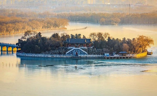 Đảo Nam Hồ (Nam Hồ Đảo) nổi tiếng với cầu Thập Thất Khổng