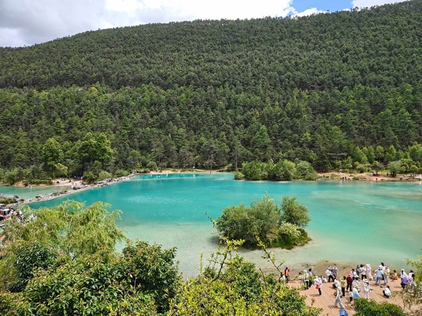 Hồ Ngọc Dạ - Tuyệt Tác Lam Ngọc Dưới Chân Núi Tuyết Ngọc Long Lệ Giang