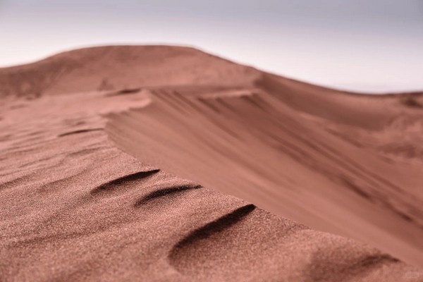 Khu thắng cảnh Sa mạc Đỏ, sa mạc đỏ duy nhất tại Tân Cương