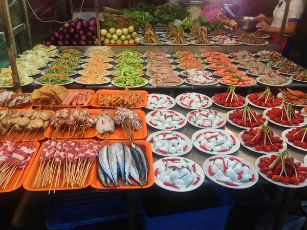 Khám phá ẩm thực tại phố đi bộ Trung Sơn Nam Ninh