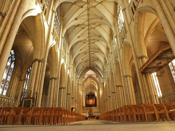 Nhà thờ York Minster đã được hình thành hàng trăm năm