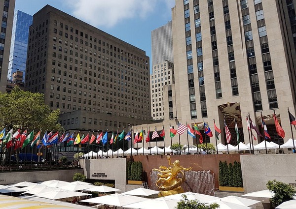 Rockefeller Center đã trải qua nhiều thăng trầm