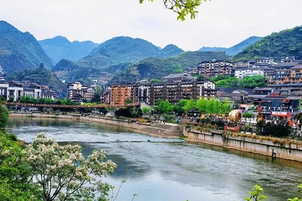 Khu danh thắng Xích Thủy: Tuyệt tác thiên nhiên đỏ rực giữa lòng Quý Châu