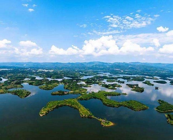 Hồ Tam Trà còn giữ vị trí trọng yếu trong nền kinh tế địa phương