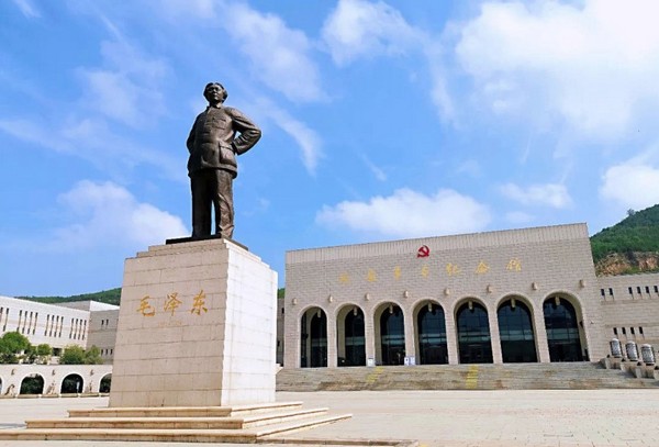 Khu Tưởng Niệm Cách Mạng Diên An: Hành Trình Về Miền Đất Thánh Lịch Sử