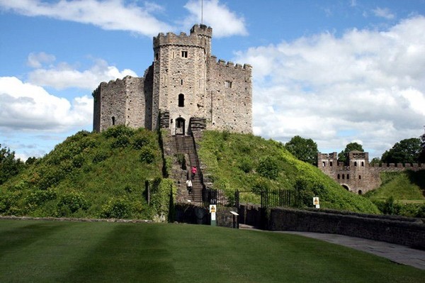 Lâu đài Cardiff đã trải qua một hành trình đầy biến động