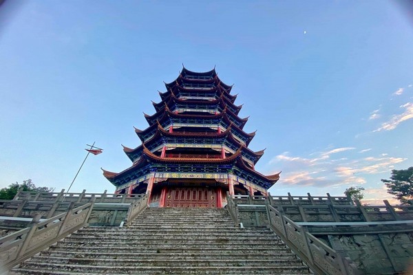 Thời điểm vàng để khám phá Lầu Chu Tử rơi vào tháng 3 đến tháng 4