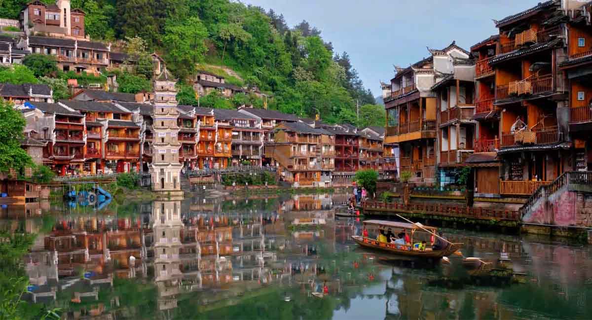 Lệ Giang cổ trấn