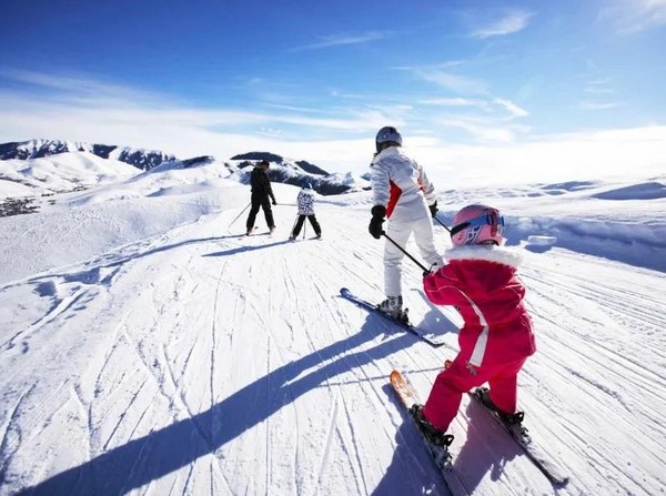 Vẻ đẹp tinh khôi của tuyết trắng hòa cùng ánh nắng vàng hanh hao của mùa đông