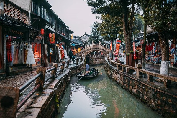 Phố cổ Luzhi tự hào được mệnh danh là 