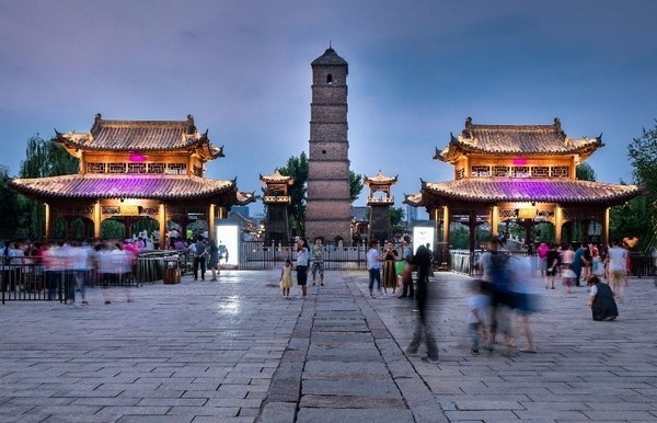 Không gian Phố cổ Lạc Dương còn là nơi thăng hoa của các loại hình nghệ thuật dân gian