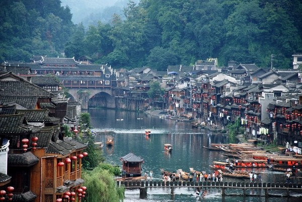 Phượng Hoàng cổ trấn Trung Quốc trải qua nhiều thăng trầm lịch sử