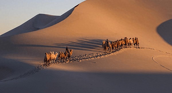 Sa mạc Taklamakan: Biển Chết đầy mê hoặc tại Tân Cương