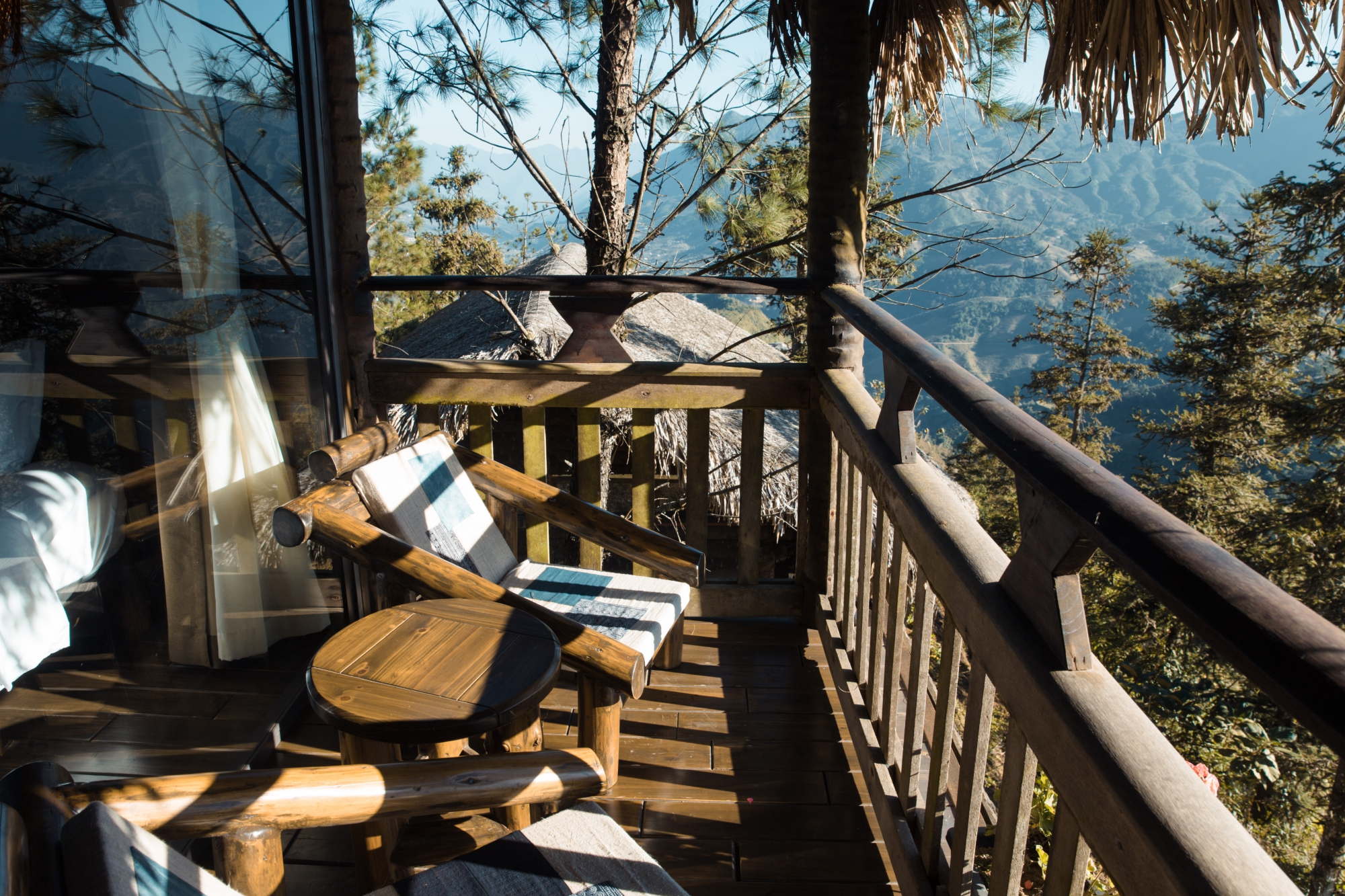 Loại bungalow có view núi xa và rừng samu ngay trước - Hạng phòng đẹp nhất 