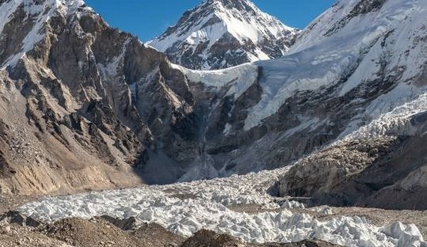 Sông băng Rongbuk chắc chắn là điểm đến không thể bỏ qua
