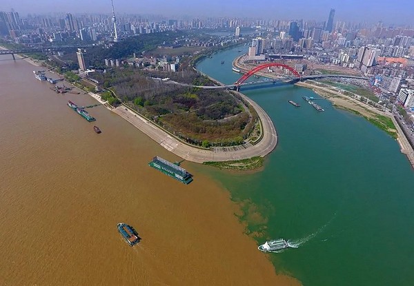 Sông Hán phô diễn những đặc điểm địa lý đa dạng