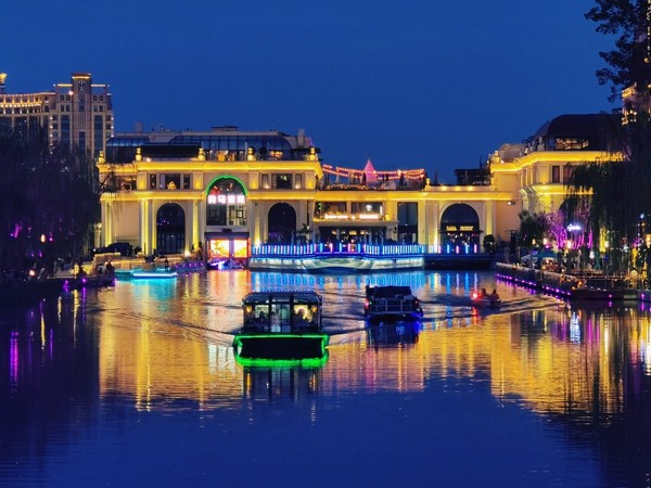 Sông Lượng Mã tọa lạc tại quận Triều Dương