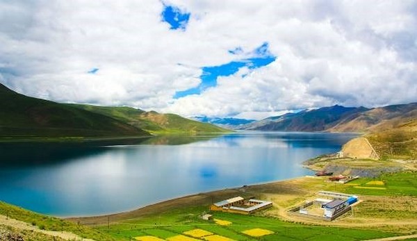 Khi thời tiết dịu mát và đường sá dễ dàng tiếp cận hơn sau mùa đông khắc nghiệt