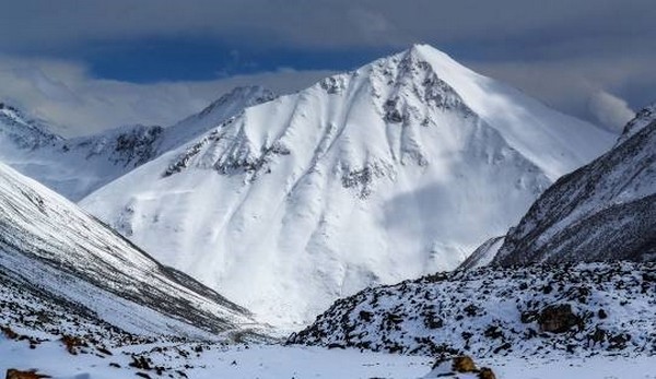 Du khách nên khởi hành từ Lhasa bằng xe địa hình chuyên dụng