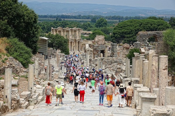 Ephesus nằm tại phía Tây Nam Thổ Nhĩ Kỳ